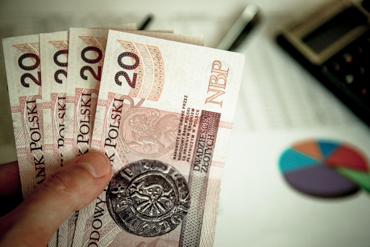 贷款 100 万 10 年月供多少，详细解析与计算
