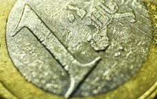 银行贷款利率最新动态，2025年2月LPR保持不变，市场利率稳定